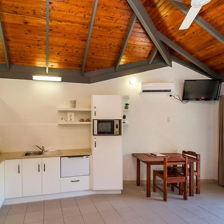 Island Leisure Resort Nelly Bay Екстериор снимка
