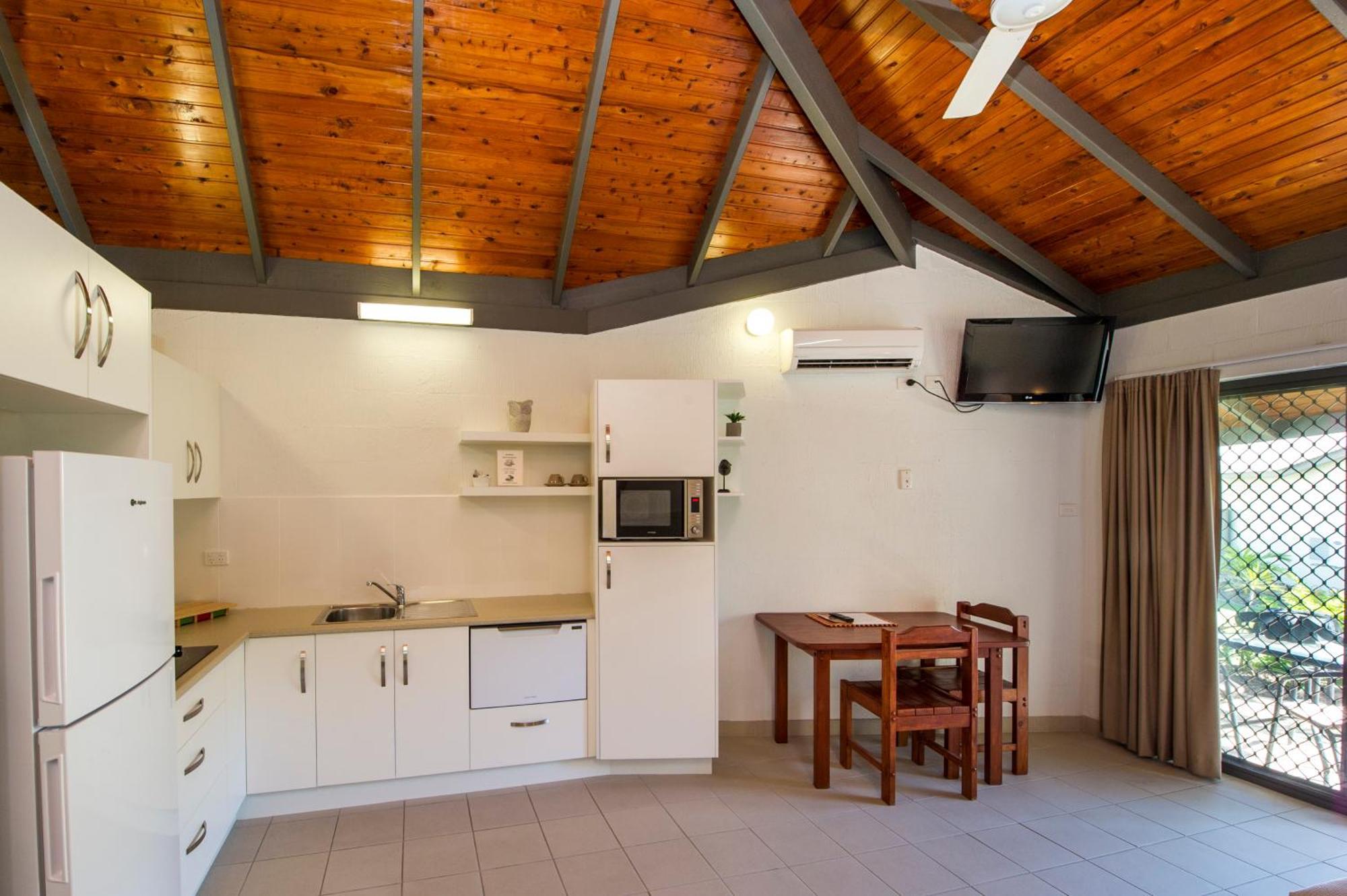 Island Leisure Resort Nelly Bay Екстериор снимка