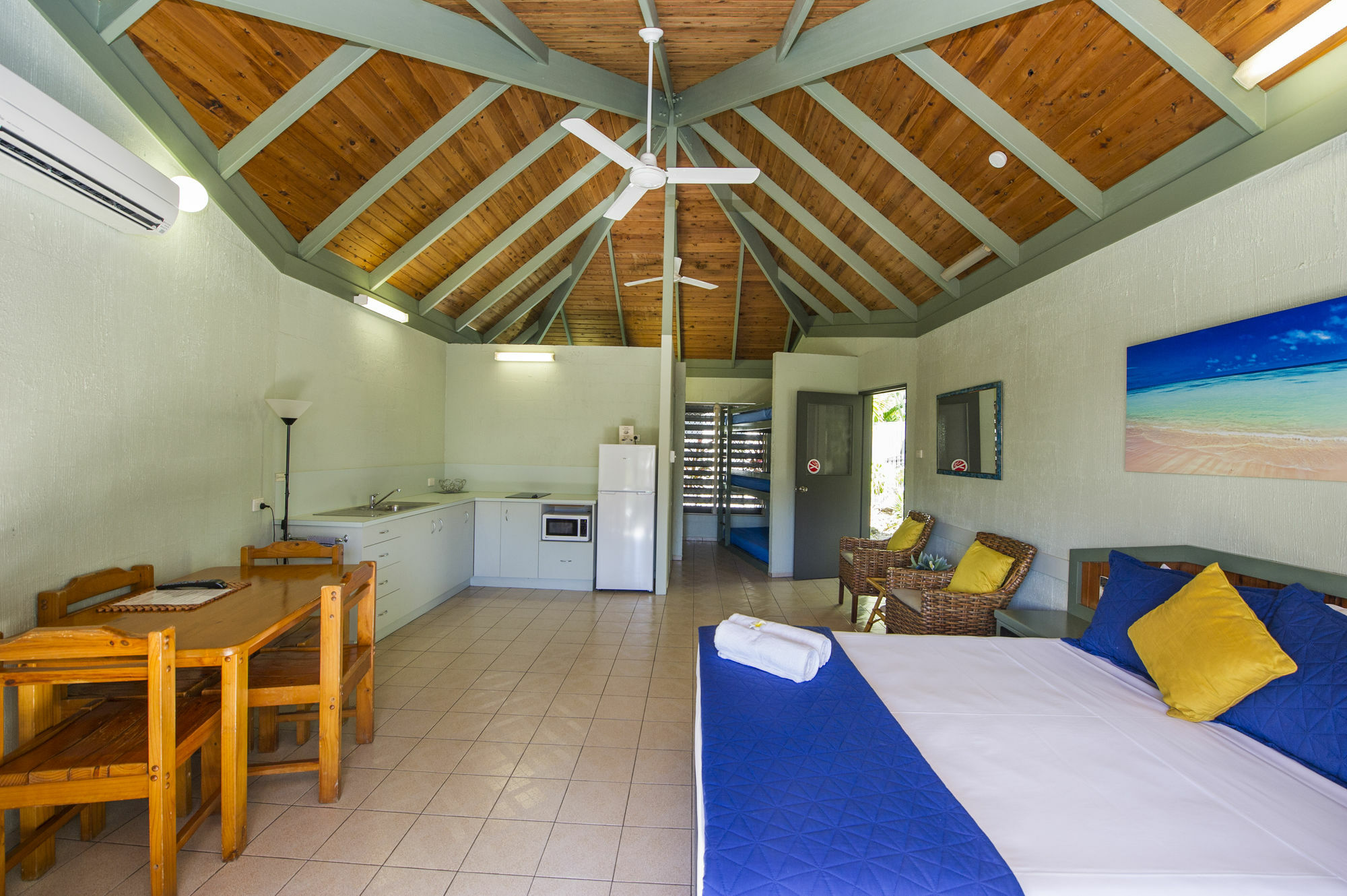 Island Leisure Resort Nelly Bay Екстериор снимка