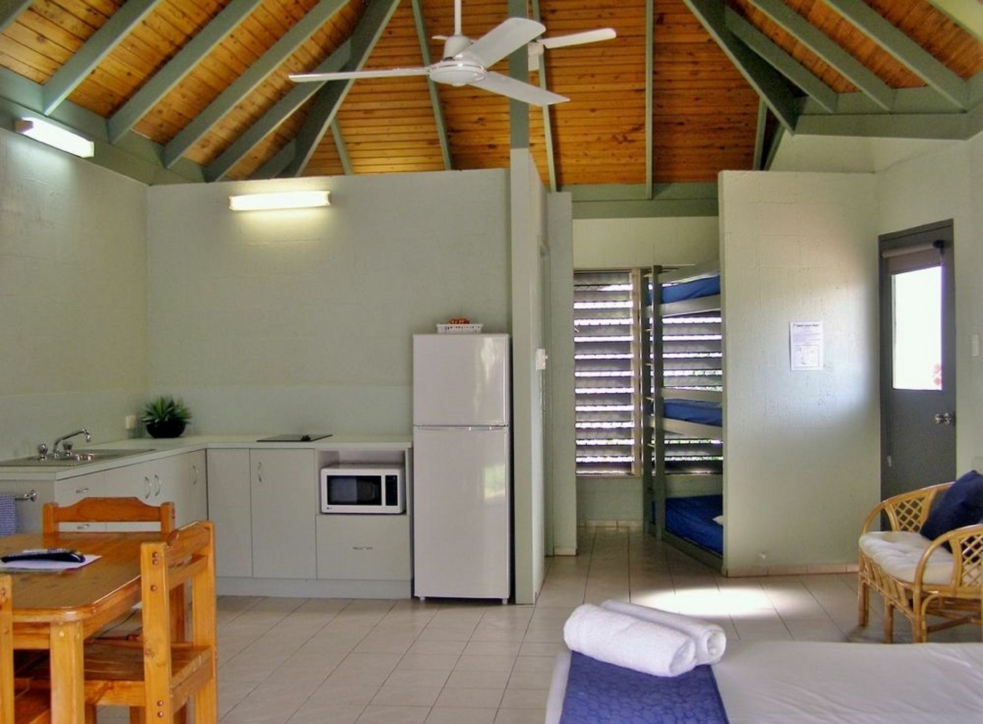 Island Leisure Resort Nelly Bay Екстериор снимка